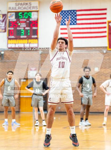 Thumbnail 2 in Hug vs. Dayton (Nelson Electric Rail City Classic) photogallery.