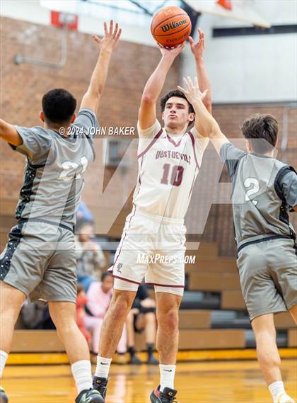 Thumbnail 1 in Hug vs. Dayton (Nelson Electric Rail City Classic) photogallery.