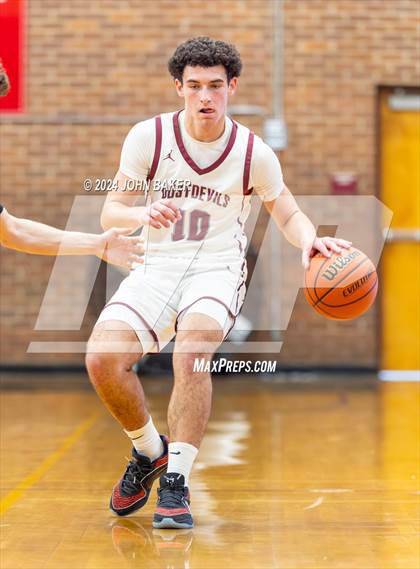 Thumbnail 1 in Hug vs. Dayton (Nelson Electric Rail City Classic) photogallery.
