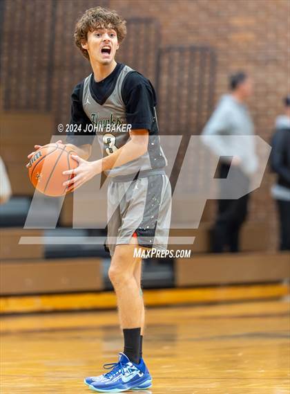 Thumbnail 2 in Hug vs. Dayton (Nelson Electric Rail City Classic) photogallery.
