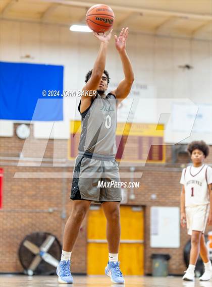 Thumbnail 1 in Hug vs. Dayton (Nelson Electric Rail City Classic) photogallery.