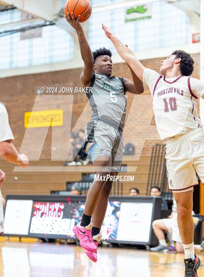 Thumbnail 1 in Hug vs. Dayton (Nelson Electric Rail City Classic) photogallery.