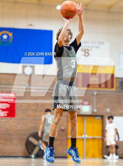 Thumbnail 3 in Hug vs. Dayton (Nelson Electric Rail City Classic) photogallery.