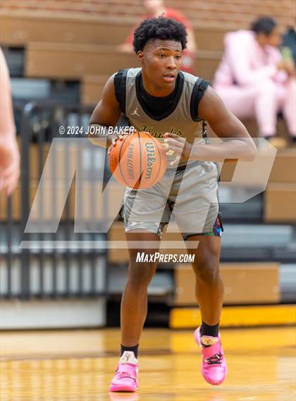 Thumbnail 2 in Hug vs. Dayton (Nelson Electric Rail City Classic) photogallery.