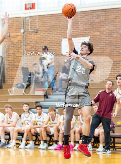 Thumbnail 1 in Hug vs. Dayton (Nelson Electric Rail City Classic) photogallery.