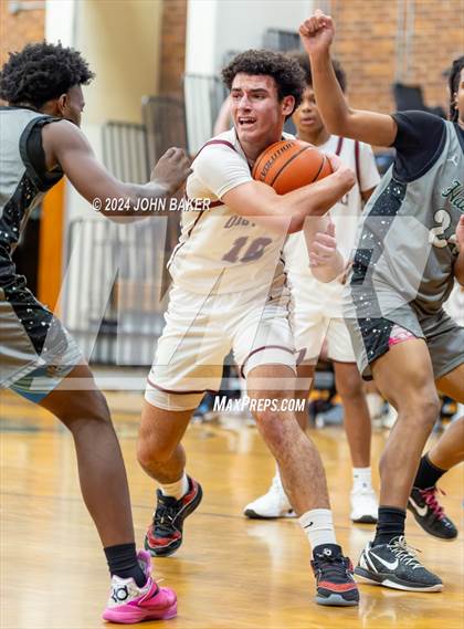 Thumbnail 1 in Hug vs. Dayton (Nelson Electric Rail City Classic) photogallery.