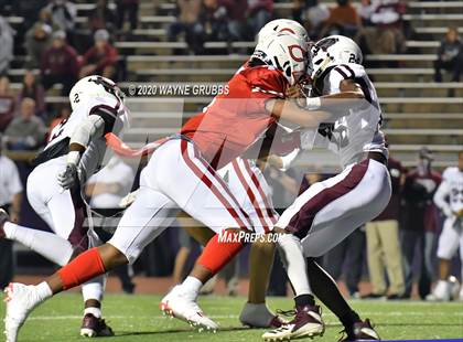 Thumbnail 1 in Silsbee vs. Carthage (UIL 4A D2 Area Round) photogallery.