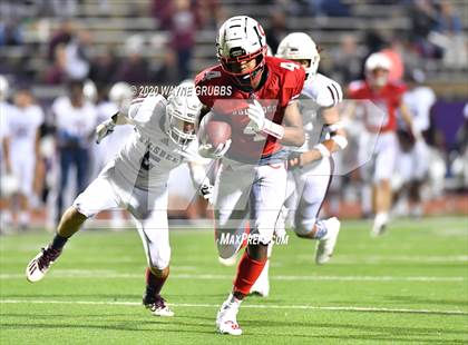 Thumbnail 3 in Silsbee vs. Carthage (UIL 4A D2 Area Round) photogallery.