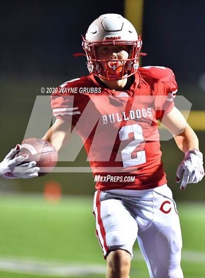 Thumbnail 3 in Silsbee vs. Carthage (UIL 4A D2 Area Round) photogallery.