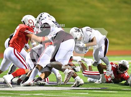 Thumbnail 2 in Silsbee vs. Carthage (UIL 4A D2 Area Round) photogallery.