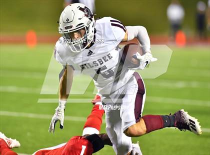 Thumbnail 1 in Silsbee vs. Carthage (UIL 4A D2 Area Round) photogallery.