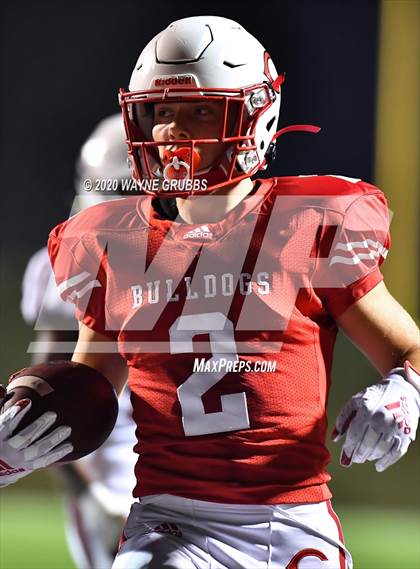 Thumbnail 1 in Silsbee vs. Carthage (UIL 4A D2 Area Round) photogallery.