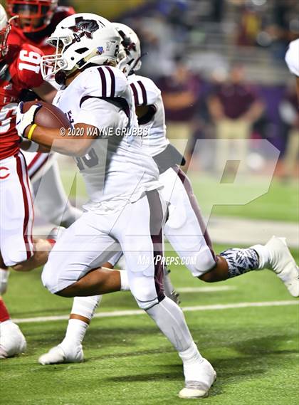 Thumbnail 1 in Silsbee vs. Carthage (UIL 4A D2 Area Round) photogallery.
