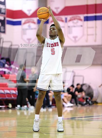 Thumbnail 2 in Irvine vs Tesoro (Orange County North/South Challenge) photogallery.