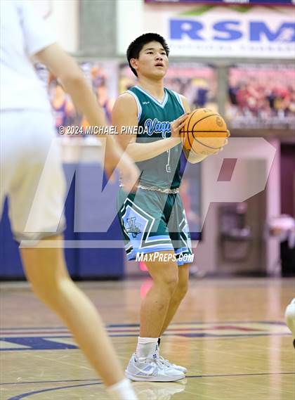 Thumbnail 2 in Irvine vs Tesoro (Orange County North/South Challenge) photogallery.
