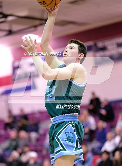Thumbnail 3 in Irvine vs Tesoro (Orange County North/South Challenge) photogallery.