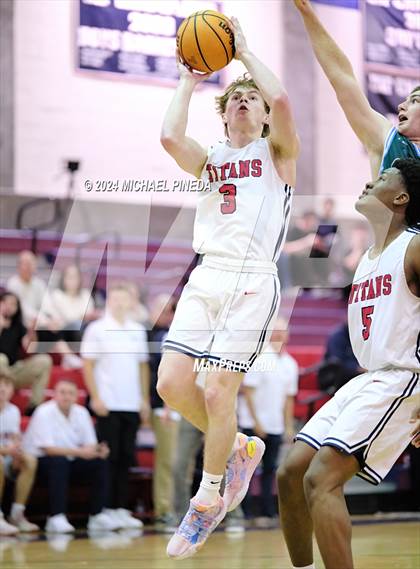 Thumbnail 3 in Irvine vs Tesoro (Orange County North/South Challenge) photogallery.