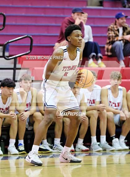 Thumbnail 1 in Irvine vs Tesoro (Orange County North/South Challenge) photogallery.