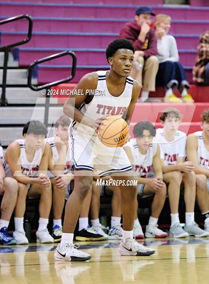 Thumbnail 2 in Irvine vs Tesoro (Orange County North/South Challenge) photogallery.