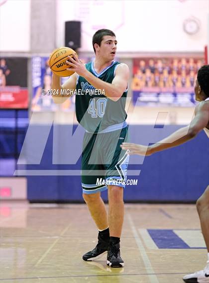Thumbnail 2 in Irvine vs Tesoro (Orange County North/South Challenge) photogallery.