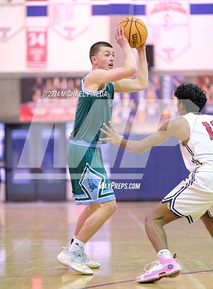 Thumbnail 1 in Irvine vs Tesoro (Orange County North/South Challenge) photogallery.