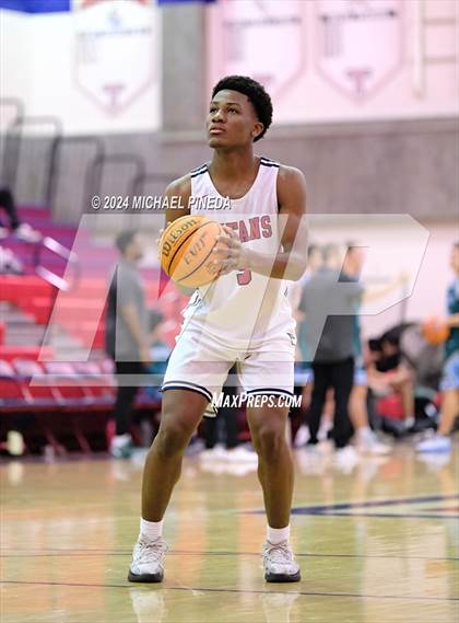 Thumbnail 1 in Irvine vs Tesoro (Orange County North/South Challenge) photogallery.