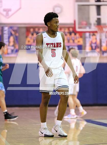 Thumbnail 3 in Irvine vs Tesoro (Orange County North/South Challenge) photogallery.