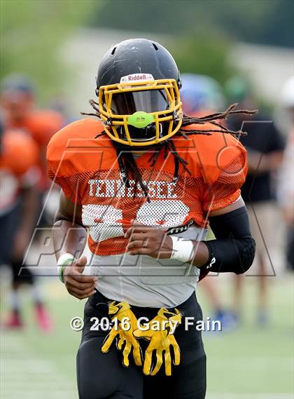Thumbnail 2 in Tennessee vs. Georgia (All-Star Football Game) photogallery.