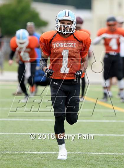 Thumbnail 2 in Tennessee vs. Georgia (All-Star Football Game) photogallery.