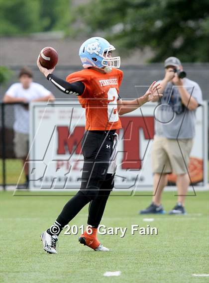Thumbnail 2 in Tennessee vs. Georgia (All-Star Football Game) photogallery.