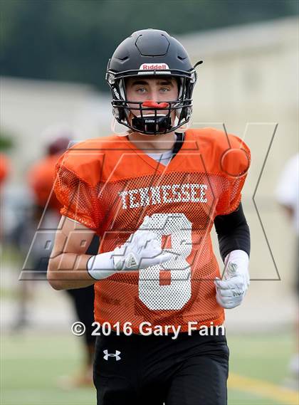 Thumbnail 1 in Tennessee vs. Georgia (All-Star Football Game) photogallery.
