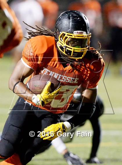 Thumbnail 3 in Tennessee vs. Georgia (All-Star Football Game) photogallery.