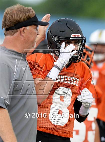Thumbnail 3 in Tennessee vs. Georgia (All-Star Football Game) photogallery.
