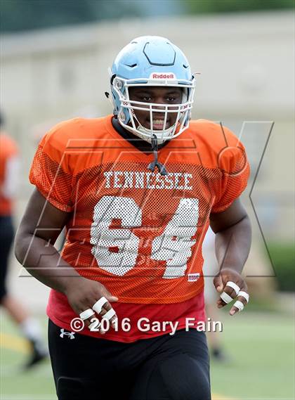 Thumbnail 1 in Tennessee vs. Georgia (All-Star Football Game) photogallery.