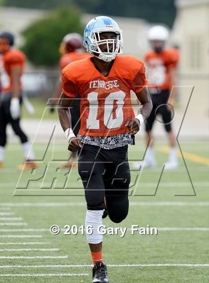 Thumbnail 3 in Tennessee vs. Georgia (All-Star Football Game) photogallery.