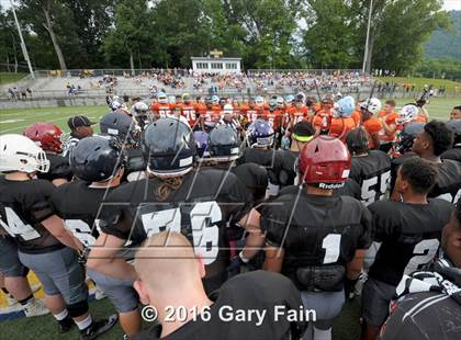 Thumbnail 1 in Tennessee vs. Georgia (All-Star Football Game) photogallery.