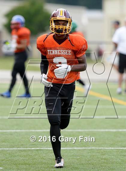 Thumbnail 1 in Tennessee vs. Georgia (All-Star Football Game) photogallery.