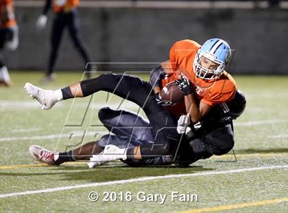 Thumbnail 1 in Tennessee vs. Georgia (All-Star Football Game) photogallery.