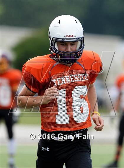 Thumbnail 1 in Tennessee vs. Georgia (All-Star Football Game) photogallery.