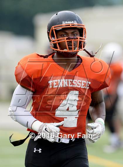 Thumbnail 3 in Tennessee vs. Georgia (All-Star Football Game) photogallery.