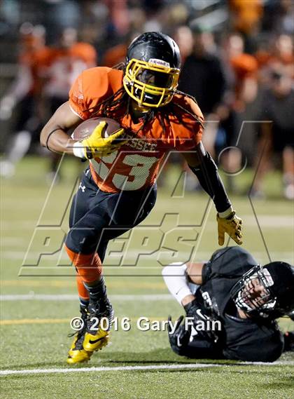 Thumbnail 2 in Tennessee vs. Georgia (All-Star Football Game) photogallery.