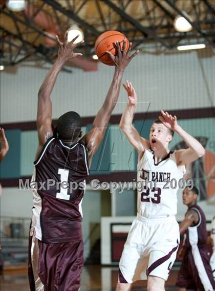Thumbnail 3 in Cinco Ranch vs. Kempner (McDonald's Invitational) photogallery.
