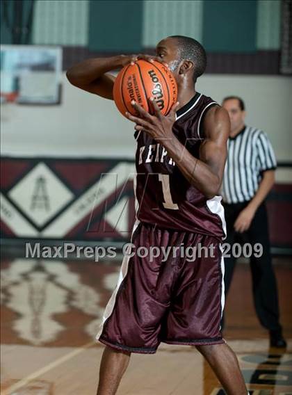 Thumbnail 2 in Cinco Ranch vs. Kempner (McDonald's Invitational) photogallery.
