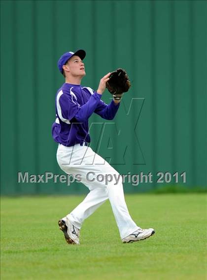 Thumbnail 3 in Bonham vs Pilot Point (Farmersville Tournament) photogallery.