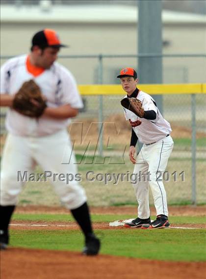 Thumbnail 3 in Bonham vs Pilot Point (Farmersville Tournament) photogallery.