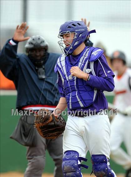 Thumbnail 2 in Bonham vs Pilot Point (Farmersville Tournament) photogallery.