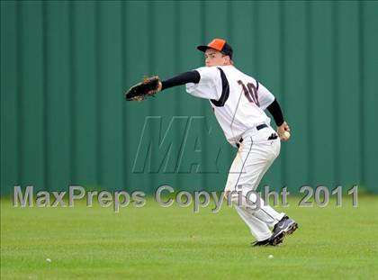 Thumbnail 2 in Bonham vs Pilot Point (Farmersville Tournament) photogallery.