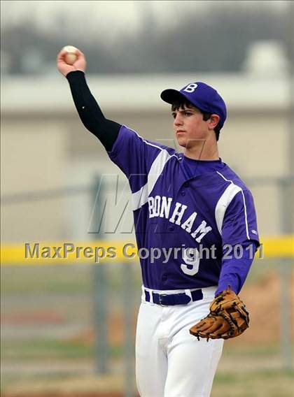 Thumbnail 1 in Bonham vs Pilot Point (Farmersville Tournament) photogallery.