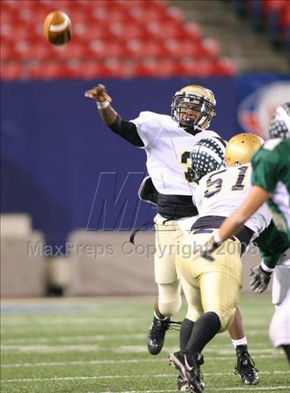 Thumbnail 2 in Hackensack vs. Livingston (NJSIAA North I Group IV Final) photogallery.