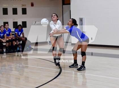 Thumbnail 2 in Riverview vs. Tampa Catholic photogallery.
